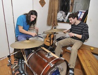 Jedny bic� pro dva buben�ky...��dn� probl�m