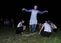 "Konkure�n� sc�nka v pod�n� skautek - perlila nejv�t�� skautka - Ahmo o:)"