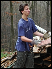 Nalo� mi v�c, je�t� n�co snesu...